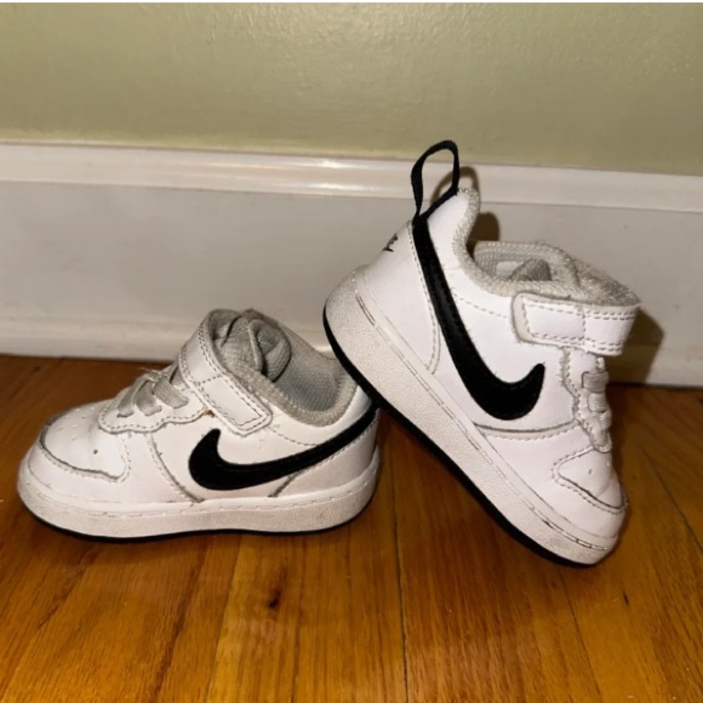 Nike toddler sneakers